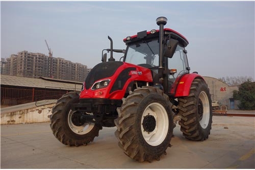 QLN-1404 tractor (140hp 103KW 4WD)