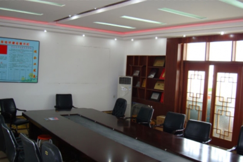 Chalion-tractor-meeting-room