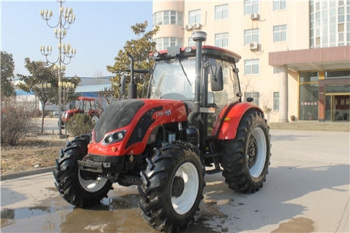 QLN-1304 tractor 2(130hp 95.6KW 4WD)