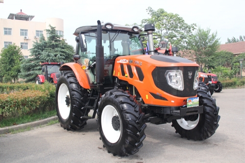 QLN-1804B wheel tractor (180hp, 132kw)